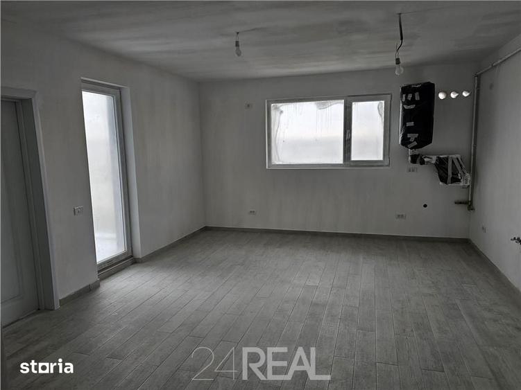 Apartament cu 3 camere semidecomandat în Pantelimon