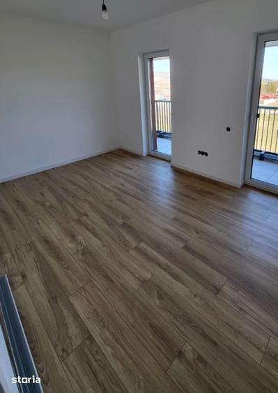 Apartament cu 3 camere în Florești