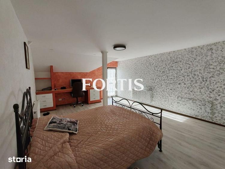 Casă cu 8 camere cu Teren 1600 Mp în Mândra
