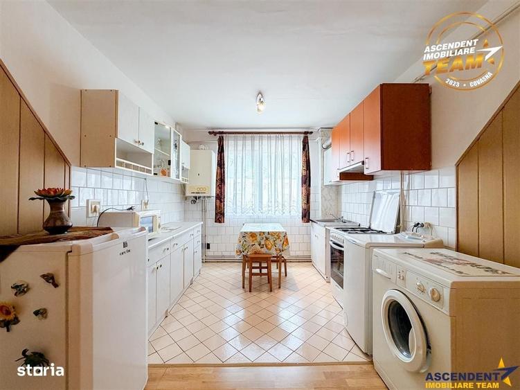 Apartament cu 3 camere decomandat în Central