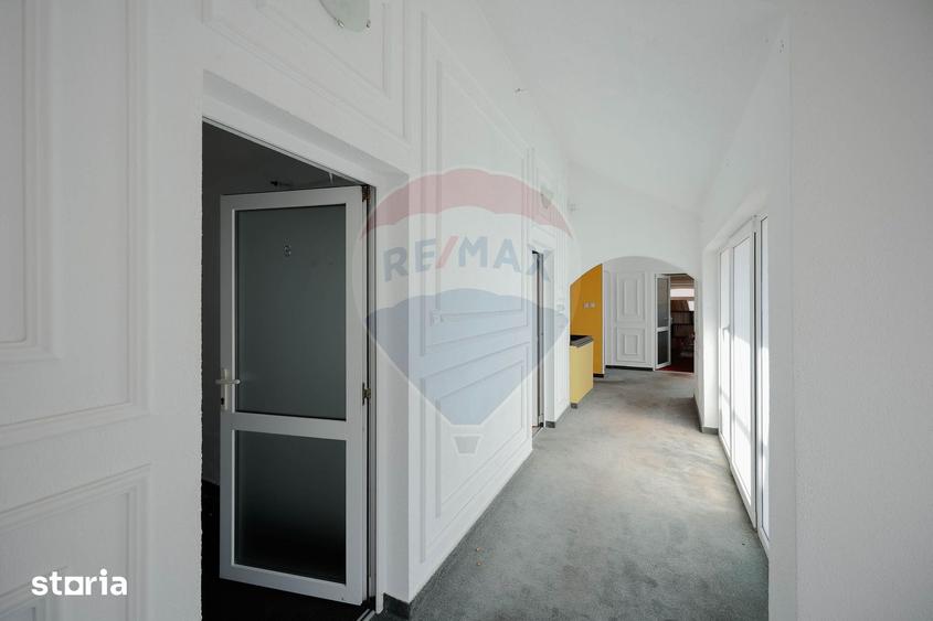 Casă cu Teren 380 Mp în Rogerius