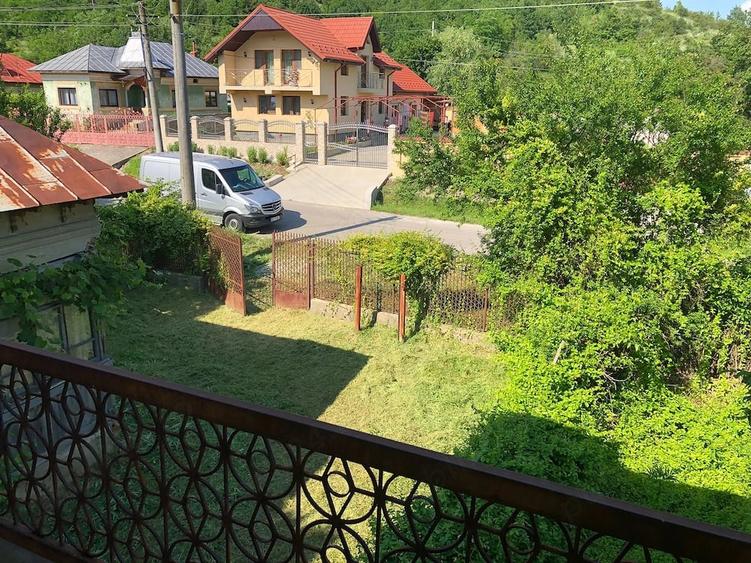 Casă cu Teren 10000 Mp în Preotești