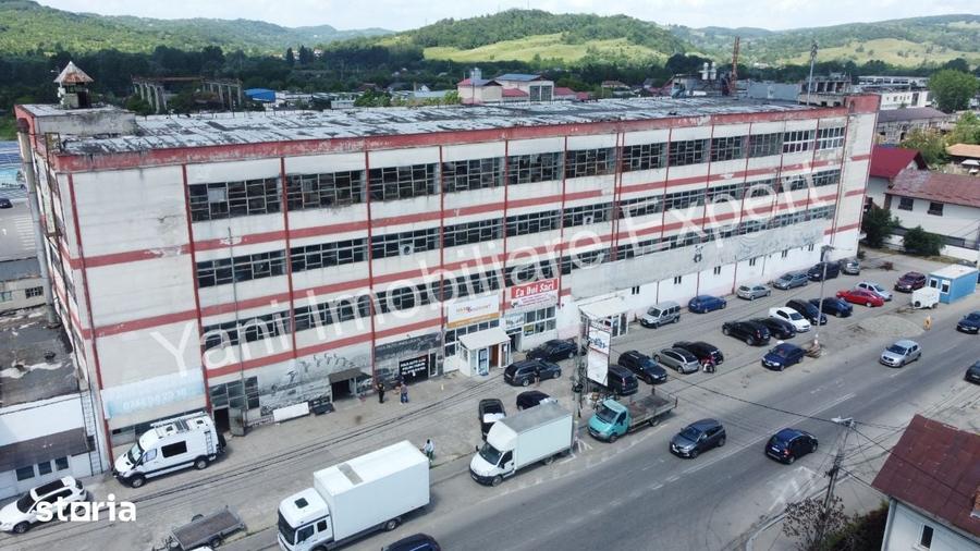 Spațiu comercial, de 9,500 mp, în Curtea de Argeș