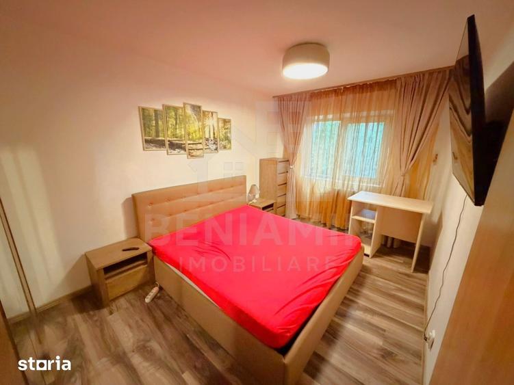 Apartament cu 3 camere decomandat în Florilor