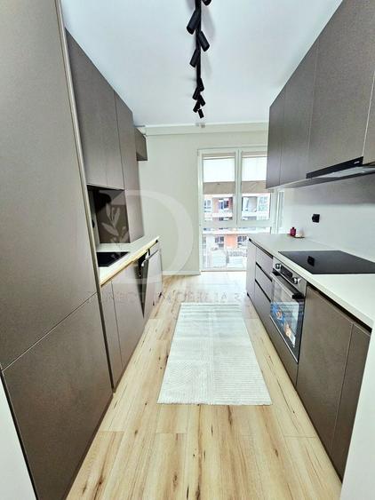 Apartament cu 3 camere decomandat, mobilat în Florești