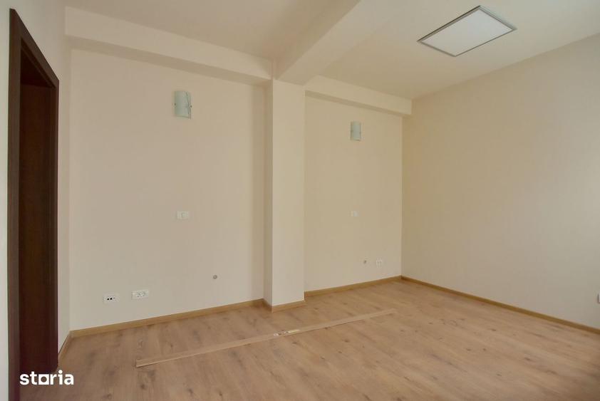 Spațiu comercial, de 16 mp, în P-ța Unirii