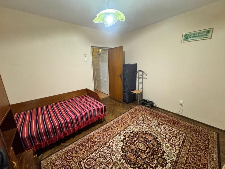 Apartament cu 3 camere decomandat, mobilat în Decebal