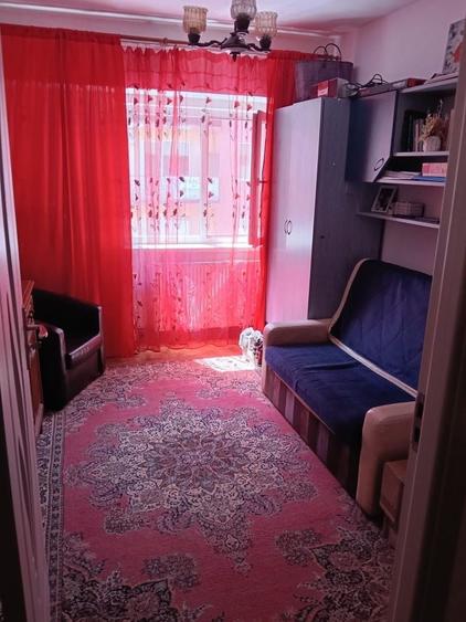 Apartament cu 3 camere decomandat în Dosu Bricii