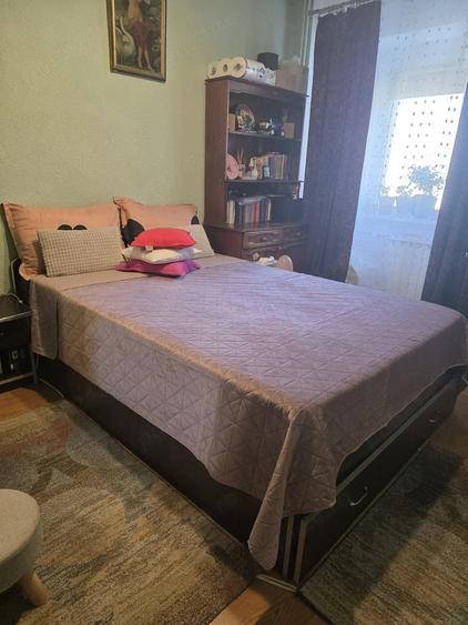 Apartament cu 3 camere decomandat în Sebastian