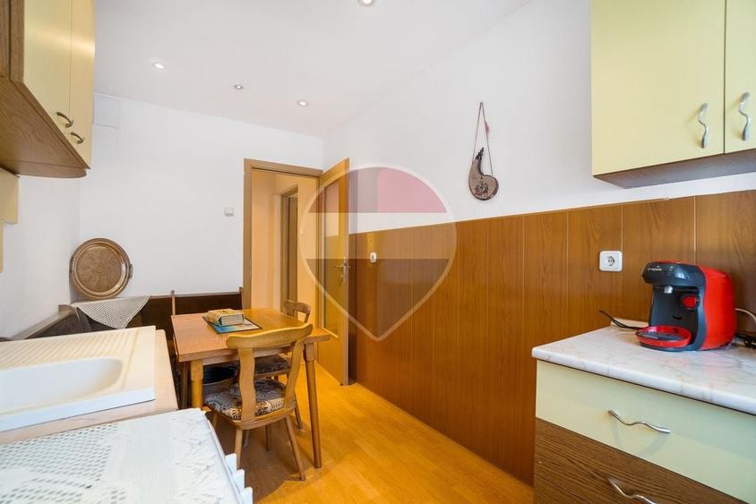 Apartament cu 3 camere decomandat în Central