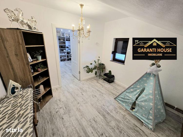 Casă cu 4 camere cu Teren 1000 Mp în Recea