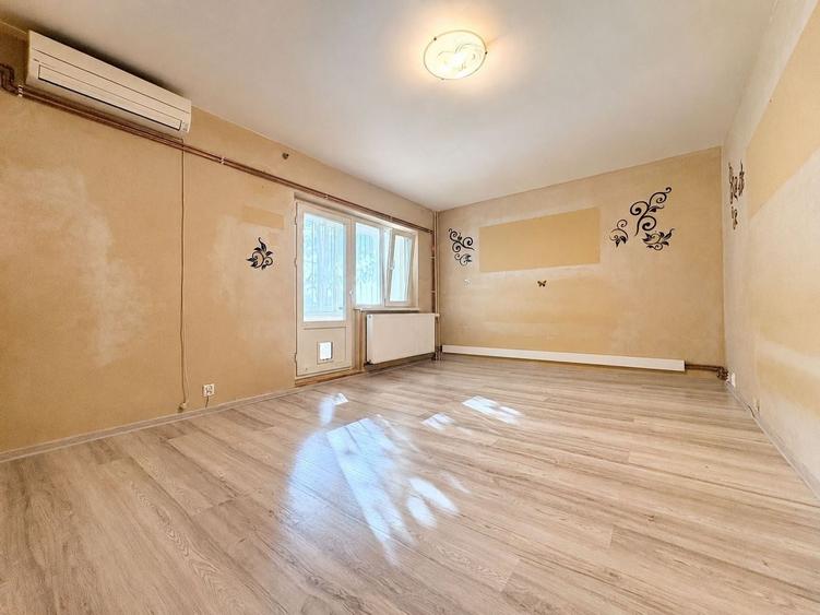 Apartament cu 3 camere decomandat, mobilat în Aradului