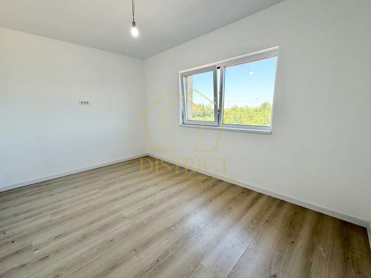 Duplex cu 5 camere cu Canalizare în Ghiroda