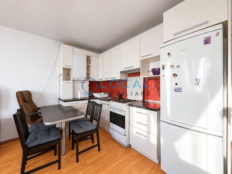 Apartament cu 2 camere semidecomandat, mobilat în Mărăști