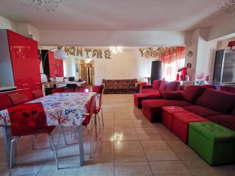 Apartament cu 3 camere, mobilat în Mamaia