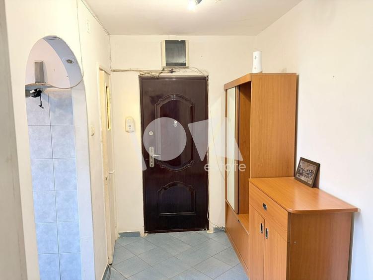 Apartament cu 3 camere decomandat în Valea Ialomiței