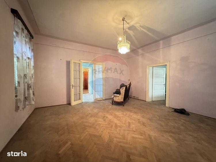 Casă cu 3 camere în Central