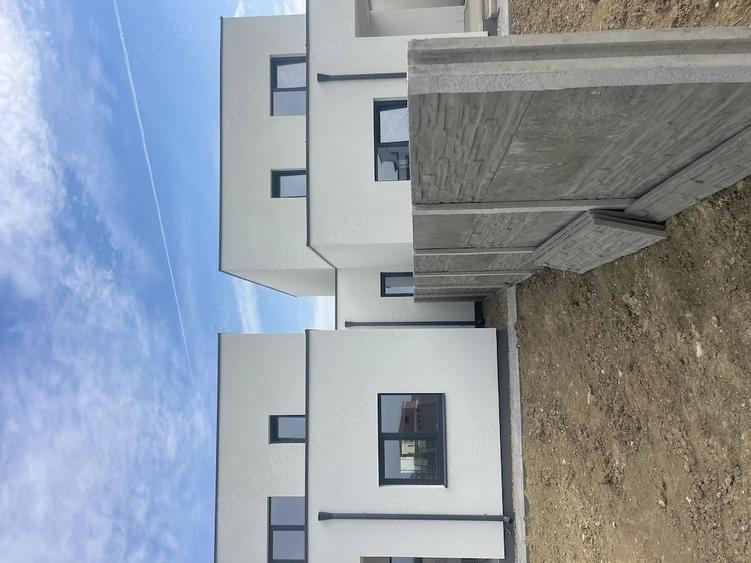 Casă cu Teren 335 Mp în Săcălaz