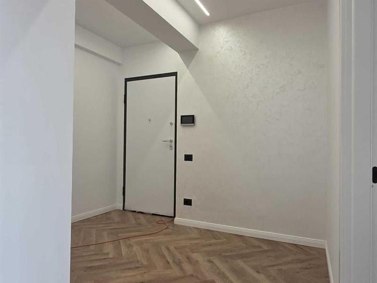 Apartament cu 3 camere în Ipotești