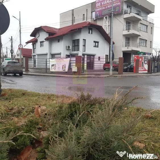 Casă cu 7 camere cu Teren 370 Mp în Cățelu