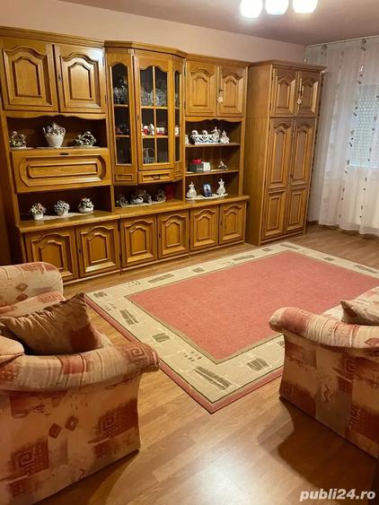 Apartament cu 3 camere decomandat în Rogerius