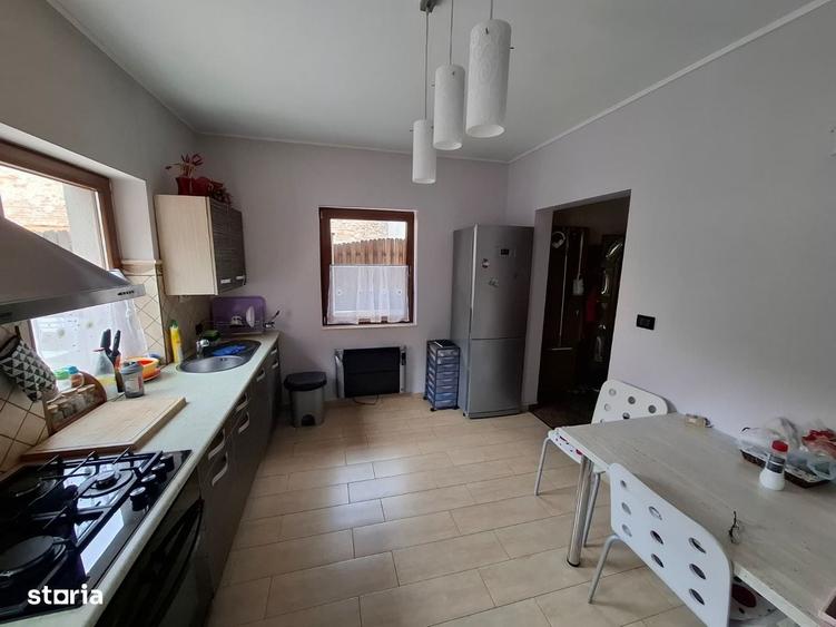 Inchiriez apart 3 camere zona Avram Iancu + curte proprie ID: 45294 - 2