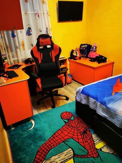 Apartament cu 4 camere decomandat în Central