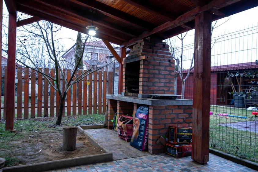 Casă cu 2 camere cu Teren 300 Mp în Moșnița Veche