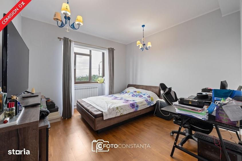 Casă cu 4 camere în Palazu Mare
