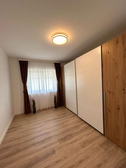 Casă individuală cu 4 camere cu Garaj în Dâmbul Rotund