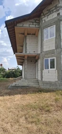 Casă cu 5 camere în Central