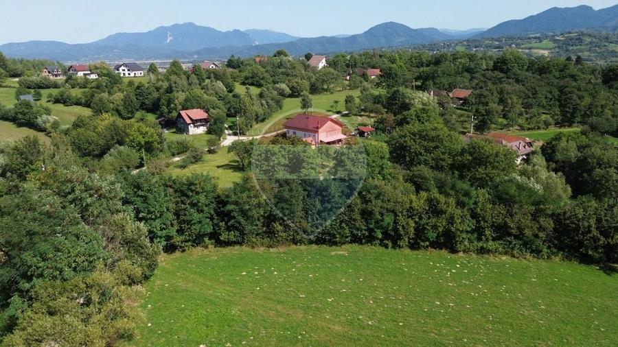 Teren Construcții intravilan de 3000 mp, în Predeluț