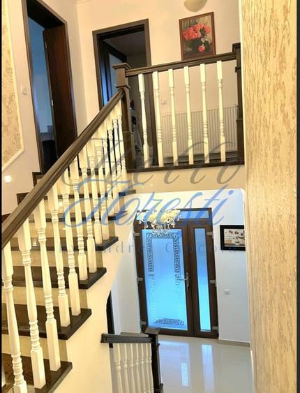 Duplex cu 5 camere cu Canalizare în Florești