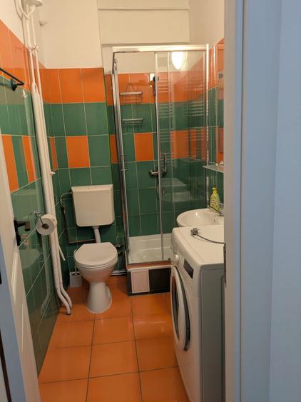 Garsonieră decomandată în Central
