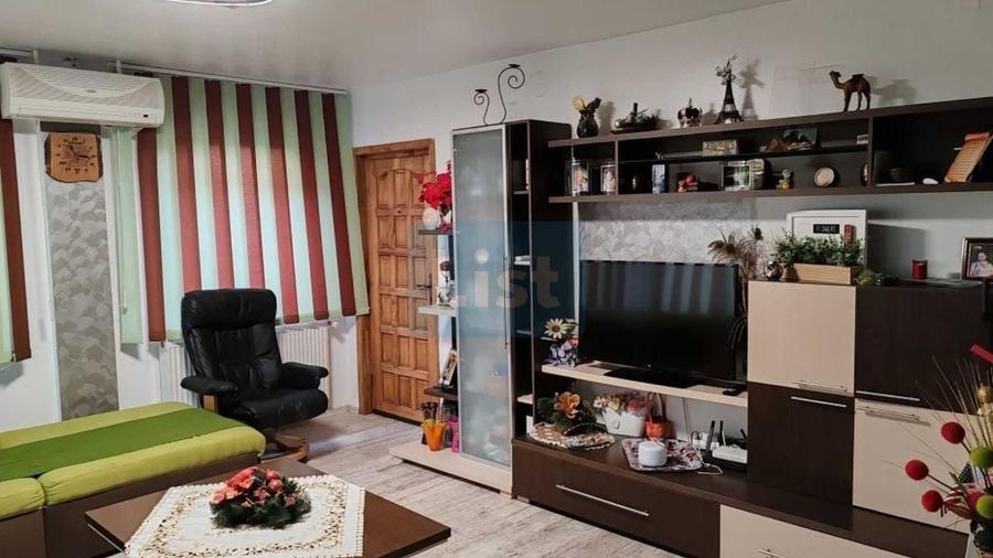 Casă cu 4 camere cu Canalizare în Păulești