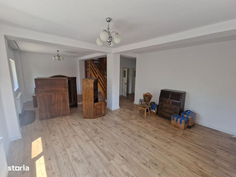 Casă cu 4 camere cu Teren 700 Mp în Ghioșești
