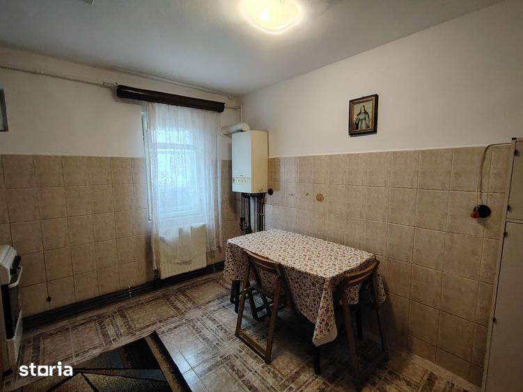 Apartament cu 3 camere în Micro 4