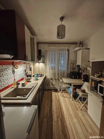 Apartament cu 3 camere decomandat în Central