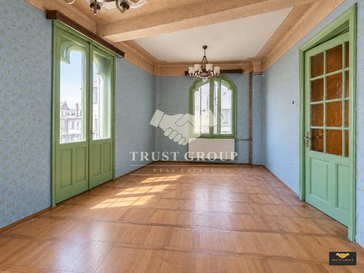 Apartament cu 4 camere semidecomandat în Unirii