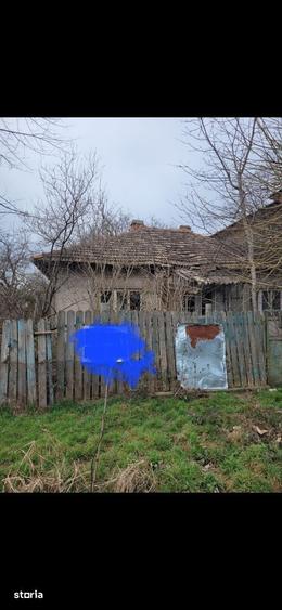 Topraisar-Casa+teren intravilan,intre case - 1