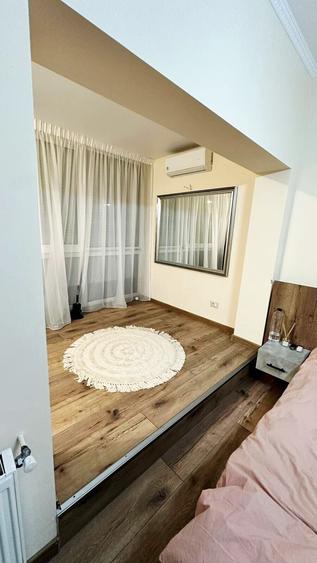 Apartament cu 3 camere semidecomandat, mobilat în Universitate