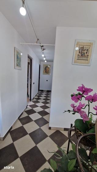 Casă cu 5 camere cu Teren 477.53 Mp în Berceni