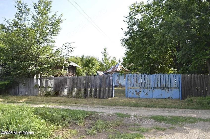 Teren de 4700 mp, în Chirițești (Suseni)