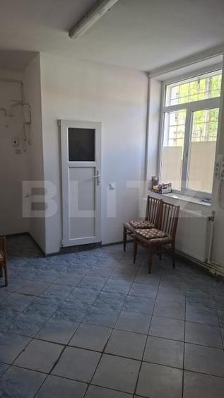 Spațiu comercial, de 24 mp, în Tractorul