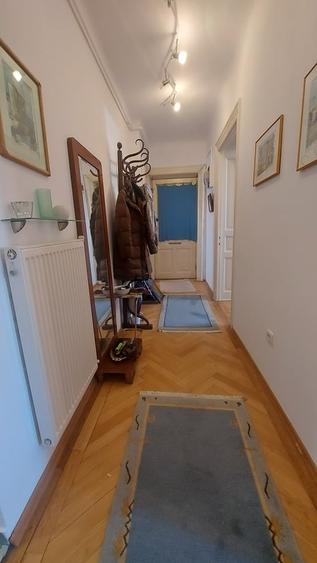 Apartament cu 5 camere decomandat în Națiunile Unite