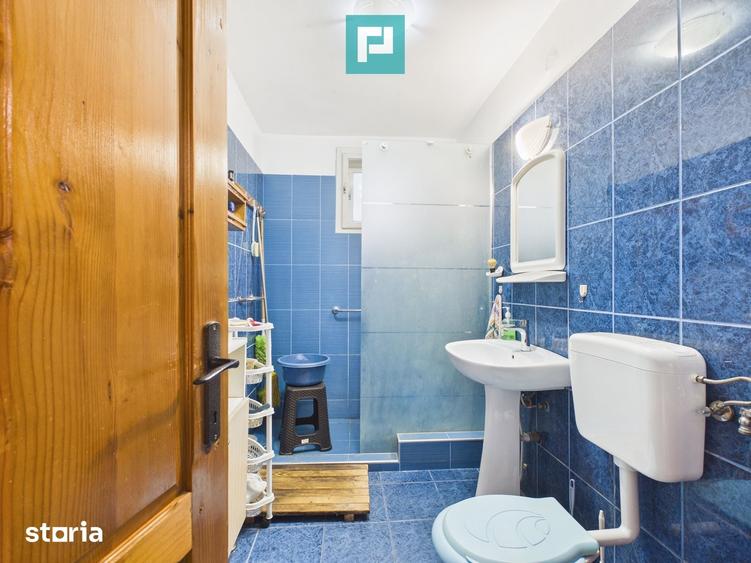 Casă cu 6 camere cu Teren 3000 Mp în Central