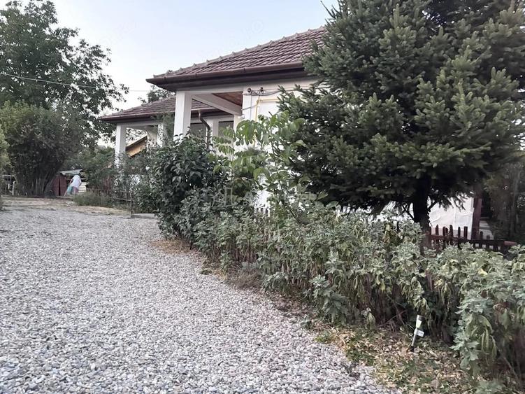 Casă cu 4 camere cu Teren 1439 Mp în Dealuri Oradea
