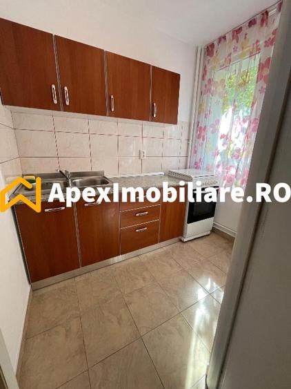 Garsonieră decomandată, mobilată în Berceni