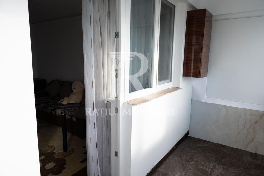 Apartament cu 3 camere decomandat, mobilat în Rogerius