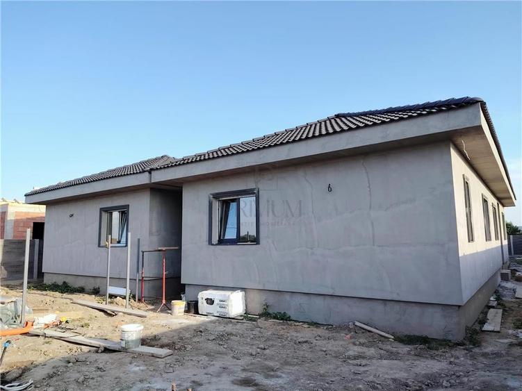 Duplex cu 4 camere cu Canalizare în Moșnița Nouă